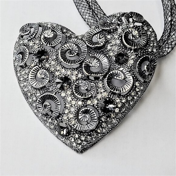 Heart Pendant Necklace, Crystal Studded Heart Pendant Fashion Necklace - Picture 3 of 15